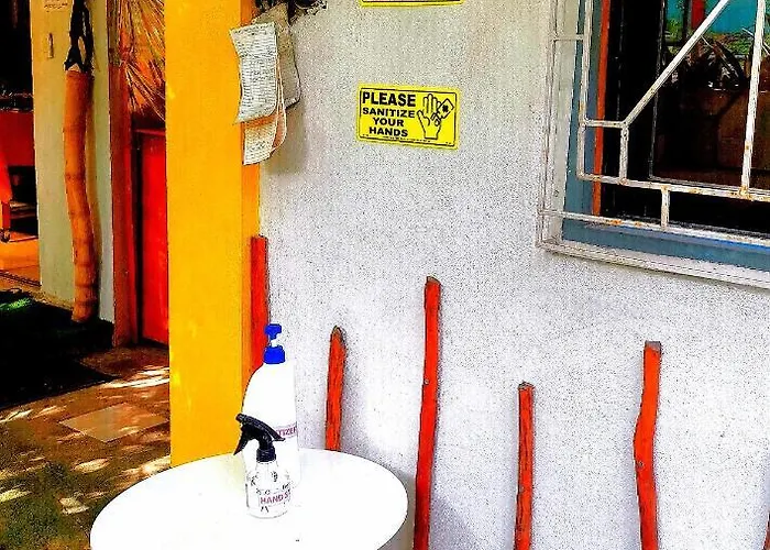 N Save Bed & Breakfast Oslob